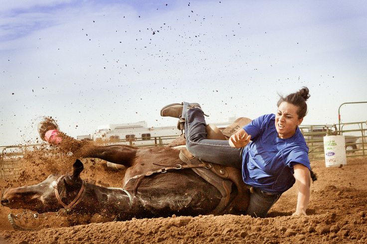 12 Moments When You Realize Things Aren’t Going To End Well 11 falling woman pics photo horse