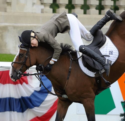 15 Situations You Realize Things Aren’t Going To End Well 14 falling girl horse photo