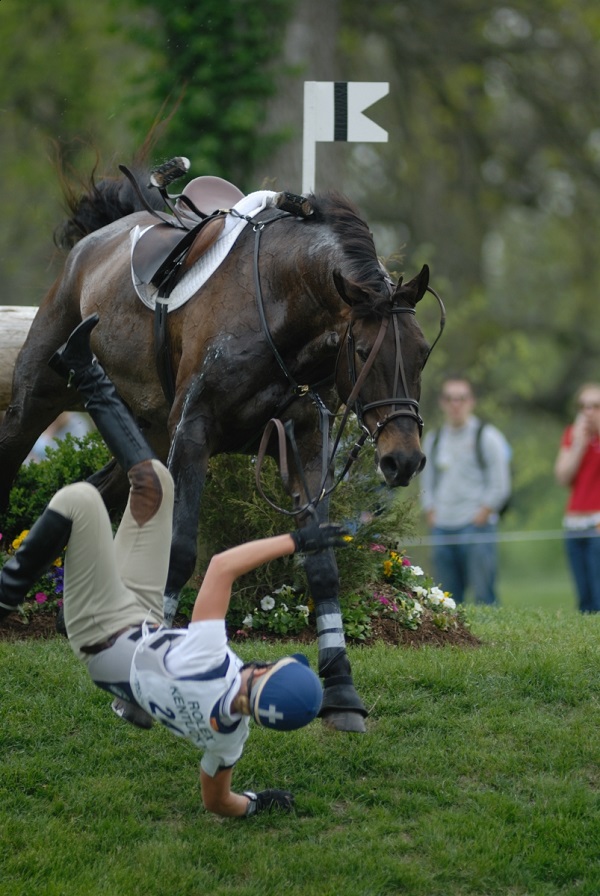15 Situations You Realize Things Aren’t Going To End Well 11 horse running fall man