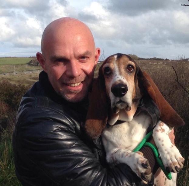 13 Celebrities Who Are Major Basset Hound Lovers 9