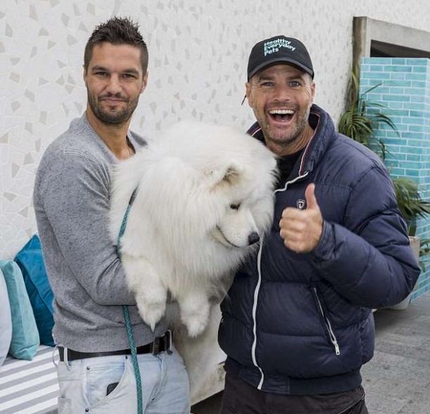 12 Celebrities Who Are Major Samoyed Lovers 10
