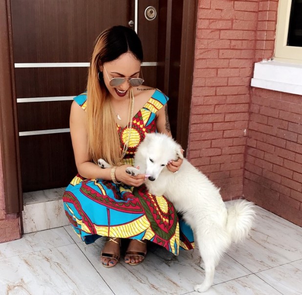 12 Celebrities Who Are Major Samoyed Lovers 11