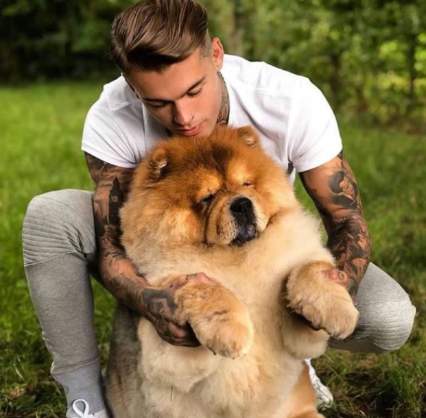 14 Celebrities Who Are Major Chow Chow Lovers 8